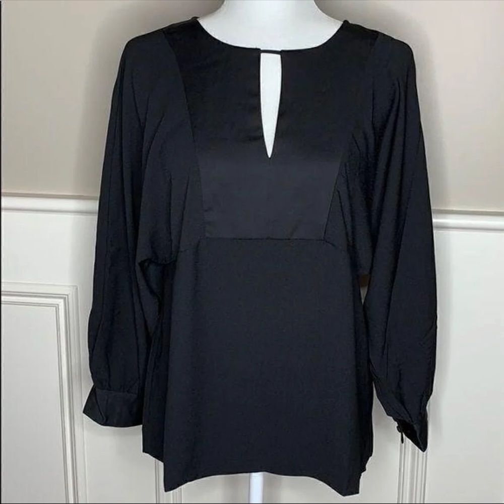 J. Crew Keyhole V-Neck Top Satin Backed Crepe in black size XXS NWT